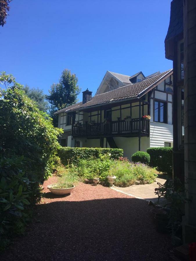 Holiday Home "Les Ancolies " Gite Citadin Spa Zewnętrze zdjęcie